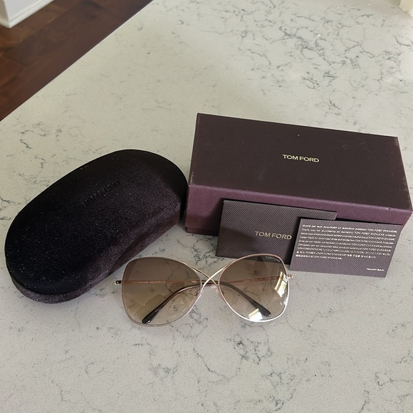 Tom Ford Collette butterfly sunglasses with case - Picture 2 of 4